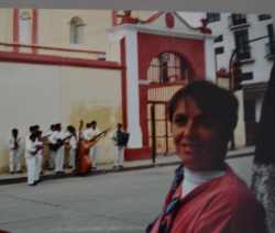 Henriette with the band