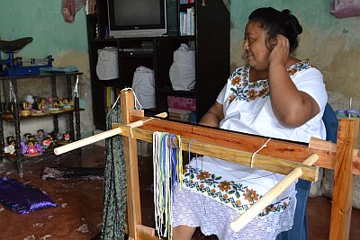 Draaglijnen worden aan de hangmat gezet Mexicaanse-hangmatten-draaglijnen